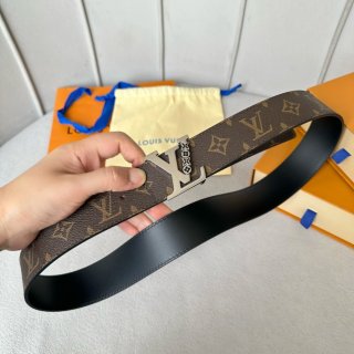 replica Louis vuitton Classic New Belt 2733