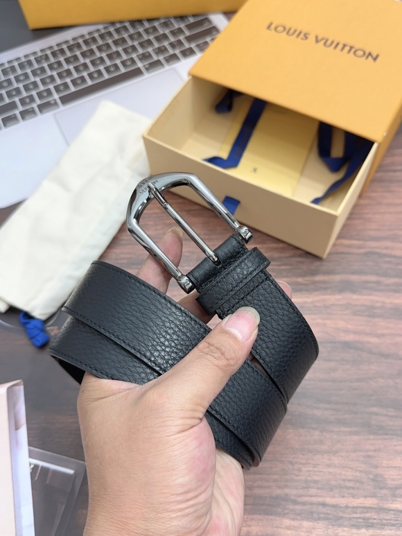 replica Louis vuitton Classic New Belt 3024