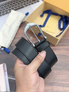 replica Louis vuitton Classic New Belt 3025