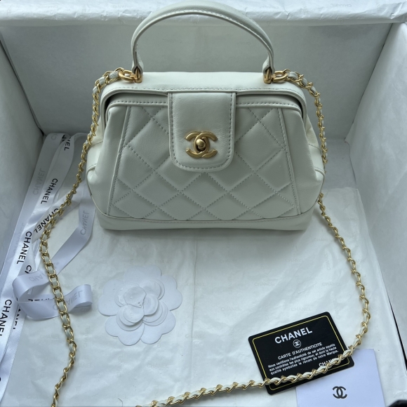 Chanel 24A handle briefcase 1205 white color