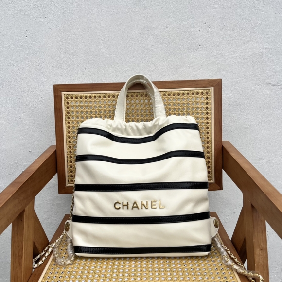 Chanel 24s Medium 22bag Gradient Backpack Garbage Bag 331 White black gradient