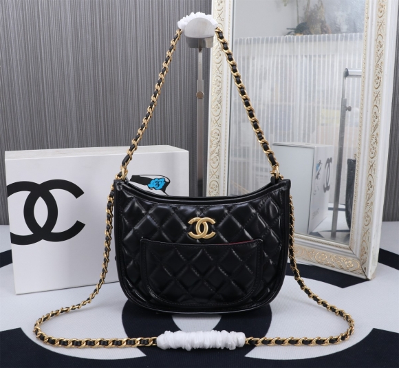 Chanel 24s️ new half moon hippie bag hobo underarm bag 8940