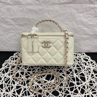 Chanel 24p woc pearl handle 763 cream color