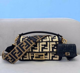 FENDI BAGUETTE FHN-2020-124163