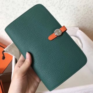 Hermes Bicolor Dogon Duo Wallet In Malachite/Orange Leather