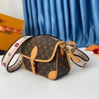 Replica Louis Vuitton Monogram Canvas Diane Bag M45985