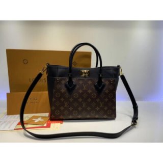 Replica Louis Vuitton On My Side Bag M55933