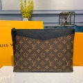 Replica Louis Vuitton Monogram Canvas Daily Pouch M62942