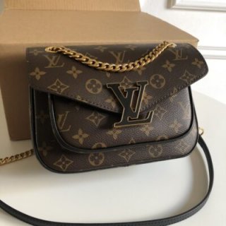 Replica Louis Vuitton Passy Compact Chain Bag